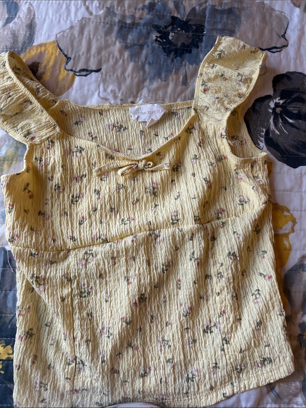 Banana Republic Pale Yellow Floral Ruffle-Sleeve Camisole